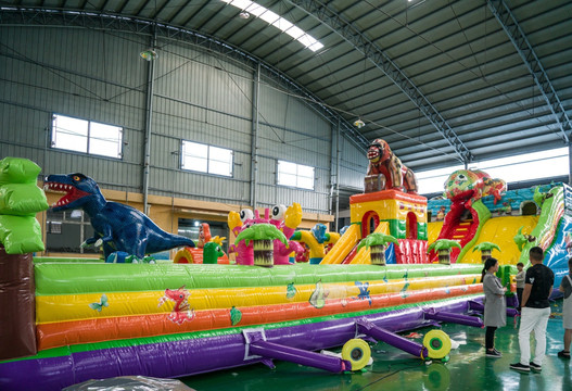 充氣水上樂園